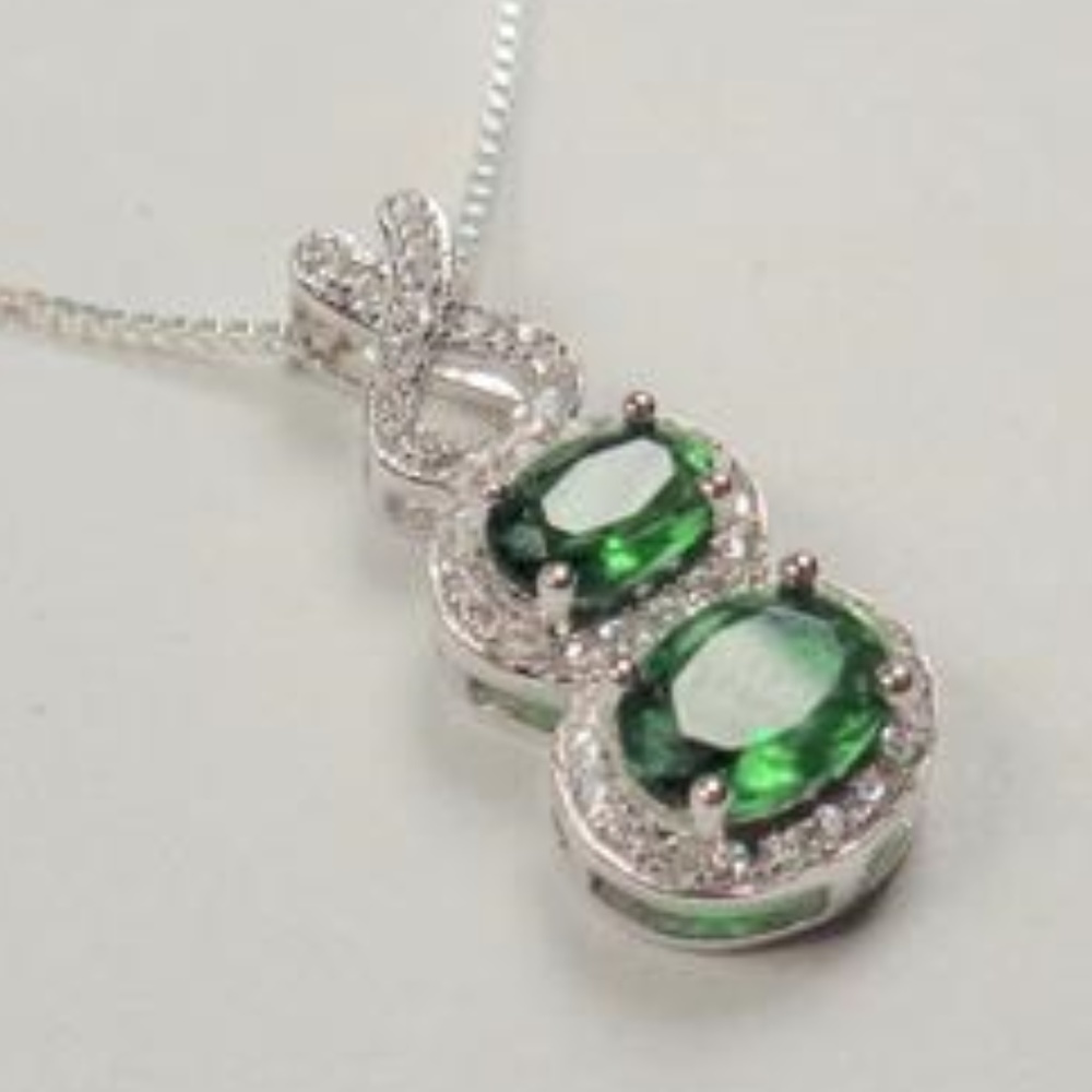 STERLING SILVER EMERALD GREEN WHITE STONE NECKLACE
